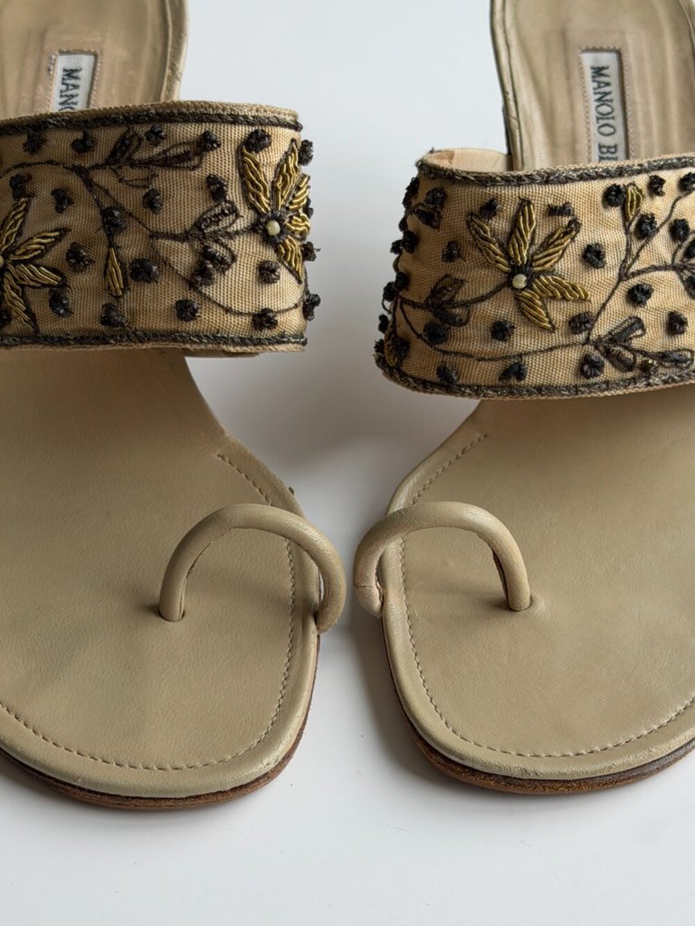 Vintage Manolo Blahnik Embroidered Toe-Ring Sandals, IT 38.5, approx. US 8 - Picture 2 of 14